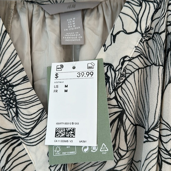 H&M dress with tags size medium - Picture 4 of 4